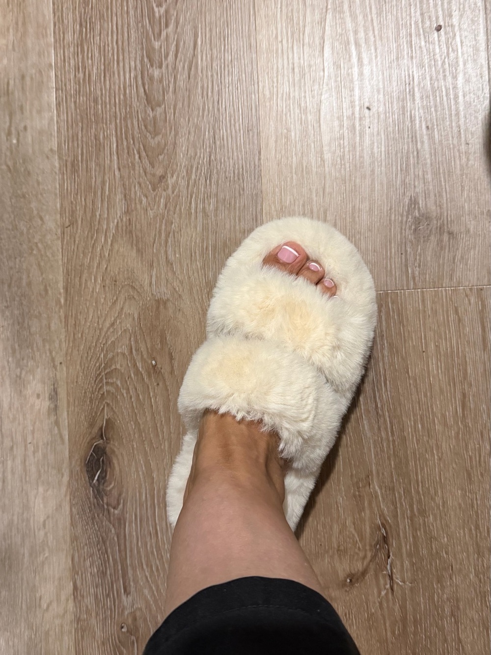 Women's Plush Open-Toe Slippers in Cream